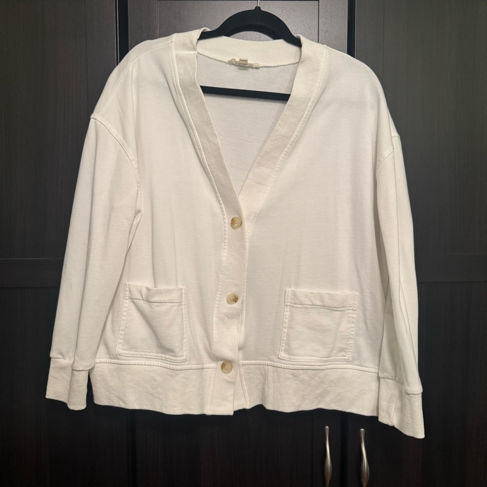 Chic White Button-Up Cardigan​